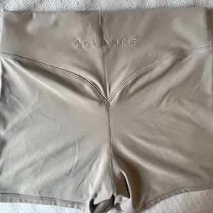 Balance athletica cloud shorts Grey size M